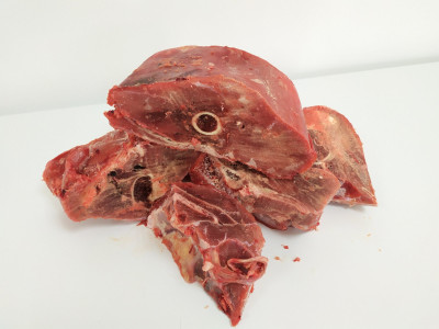 Стейк телятины (кость+мясо) Молодая телятина на косточке, тазобедренная и позвоночная  часть.