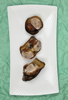 Нога говяжья сушеная Когда хвостик хочет не просто перекусить, а проявить силу воли и челюстей.